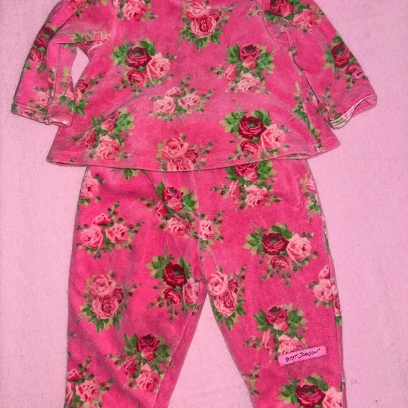 Betsey Johnson rose print velvet velour tracksuit Pink baby infant Pajamas 0-3 - Picture 7 of 7